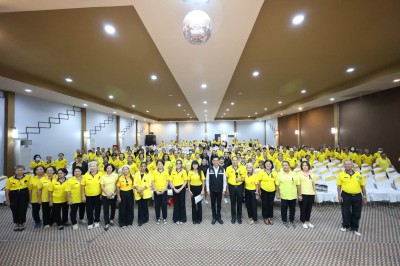 นายกเทศมนตรีฯพบปะผู้สูงวัยในชุมชนเขตเทศบาลนครสุราษฎร์ธานี รูปภาพ 1