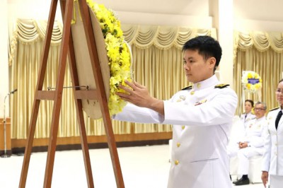 เทศบาลฯ ร่วมกิจกรรมทำบุญตักบาตรข้าวสารอาหารแห้ง ถวายพระราชกุ ... Image 1