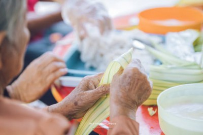 “ขนมต้ม” อีกหนึ่งสิ่งที่อยู่คู่กับประเพณีชักพระ รูปภาพ 1