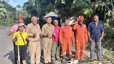 นายประเสริฐ บุญประสพ นายกเทศมนตรีนครสุราษฎร์ธานี พร้อมด้วย น ... รูปภาพ 1