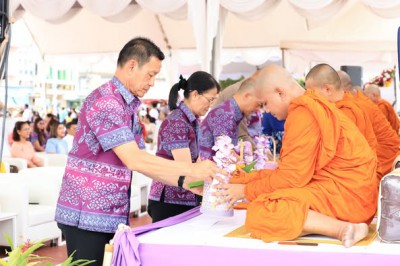 พิธีทางศาสนา ในงานประเพณีชักพระ - ทอดผ้าป่า และแข่งเรือยาว ป ... รูปภาพ 1