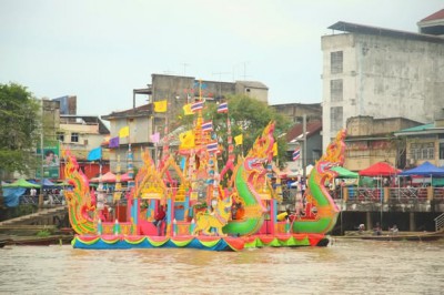 เช้าวันนี้ (8 ต.ค. 68) ขบวนเรือพนมพระทางน้ำ จำนวน 5 ลำ จาก ว ... รูปภาพ 1