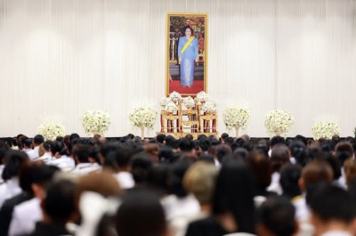 ผู้ว่าราชการจังหวัดสุราษฎร์ธานีนำข้าราชการและประชาชนทุกหมู่เ ... Image 1