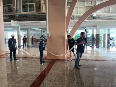 ปฏิบัติหน้าที่ทำความสะอาดพื้นที่ประสบภัย ณ สถานที่เกิดอุทกภั ... รูปภาพ 1