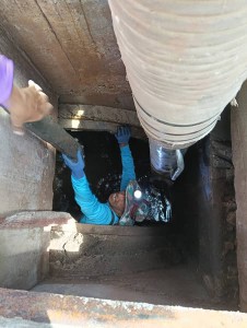 เทศบาลฯ เข้าปฏิบัติการดูดลอกท่อระบายอย่างต่อเนื่อง รูปภาพ 1