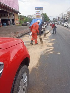 เทศบาลนครสุราษฎร์ธานี โดยเจ้าหน้าที่ฝ่ายป้องกันและบรรเทาสาธา ... รูปภาพ 1