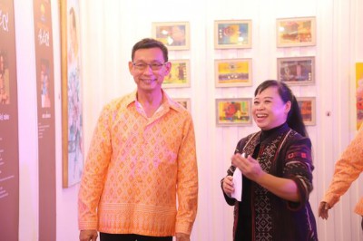 นายกเทศมนตรีนครสุราษฎร์ธานี เปิดงานนิทรรศการ ศิลปะน้อมรำลึกใ ... รูปภาพ 1