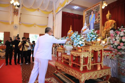 ร่วมพิธีมอบคัมภีร์เทศน์เฉลิมพระเกียรติฯ เนื่องในโอกาสมหามงคล ... Image 1