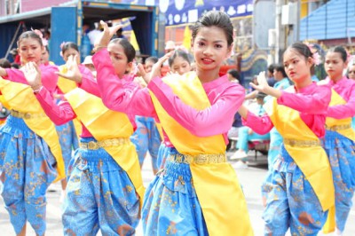 งานชักพระสุราษฎร์ แหล่งรวมความสวยงามในขบวนนางรำนางลาก รูปภาพ 1