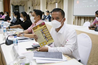 นายประเสริฐ บุญประสพ นายกเทศมนตรีนครสุราษฎร์ธานี มอบหมายให้น ... รูปภาพ 1