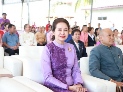 พิธีเปิดงาน "ของดีเมืองสุราษฎร์ธานี และกาชาดจังหวัด ประจำปี  ... Image 1