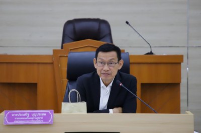 ประชุมคณะกรรมการพัฒนาเทศบาลนครสุราษฎร์ธานี เพื่อพิจารณาร่างแ ... รูปภาพ 1