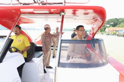 ลงพื้นที่ติดตามสถานการณ์ระดับน้ำในแม่น้ำตาปี รูปภาพ 1