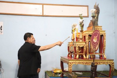 เทศบาลนครสุราษฎร์ธานี ร่วมมอบเงิน 30,000 บาท แก่สมาชิกกองทุน ... Image 1