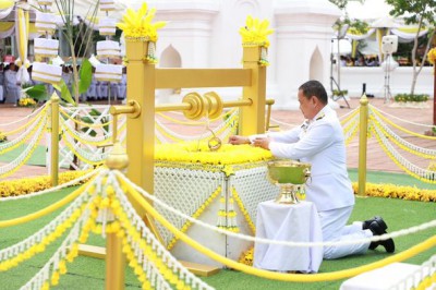 พิธีพลีกรรมตักน้ำจากแหล่งน้ำศักดิ์สิทธิ์ Image 1