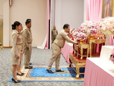 เทศบาลนครสุราษฎร์ธานี ร่วมพิธีถวายราชสักการะ พระบาทสมเด็จพระ ... Image 1