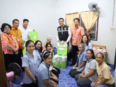 เทศบาลฯ ลงพื้นที่ให้กำลังใจและมอบผ้าอ้อมผู้ใหญ่ รูปภาพ 1