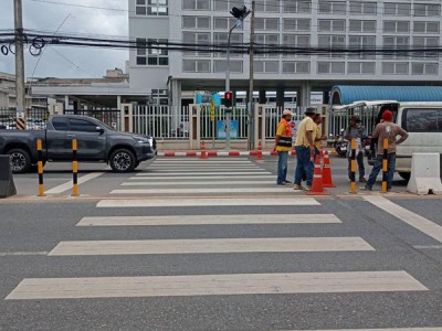 เทศบาลนครสุราษฎร์ธานี โดยสำนักช่าง ดำเนินงานด้านต่างๆ เพื่อค ... Image 1
