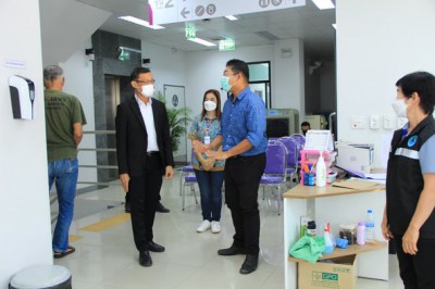 บรรยากาศฉีดวัคซีนกระตุ้น เพิ่มภูมิคุ้มกันให้กับประชาชนในเขต Image 1