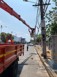 เทศบาลนครสุราษฎร์ธานี ดำเนินการจัดเก็บระบบจำหน่ายไฟฟ้าสาธารณ ... รูปภาพ 1