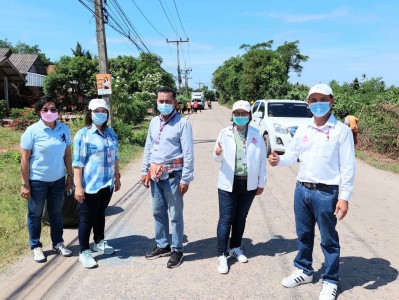 ลงพื้นที่ร่วมพัฒนาริมถนนให้สะอาดในซอยหมู่บ้านสันติสุข Image 1