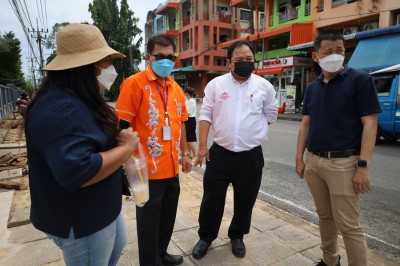 ปรับพื้นที่บริเวณหน้าโรงเรียนธิดาแม่พระ เพื่อความเป็นระเบียบ ... รูปภาพ 1