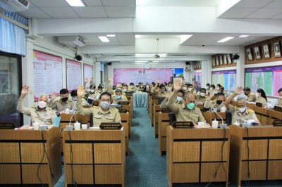 ประชุมสภาเทศบาลนครสุราษฎร์ธานี สมัยสามัญ สมัยที่ ๔ ครั้งที่  ... Image 1