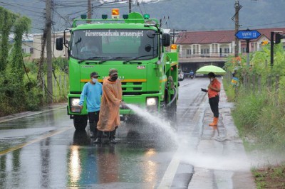 ฉีดล้างพื้นถนน บริเวณถนนบุญช่วย Image 1