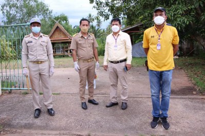 งพื้นที่ส่งมอบถุงยังชีพบรรเทาความเดือดร้อนให้กับผู้กักตัว ๑๔ ... Image 1