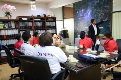 นายกแป๊ะ ต้อนรับคณะกรรมการประสานงานคริสตจักรโปรเตสแตนต์จังหว ... Image 1
