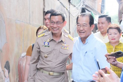 สำรวจให้กำลังใจศิลปินวาดภาพฝาผนัง วิถีคนบ้านล่าง รูปภาพ 1