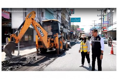 กำลังซ่อมแซมถนนดอนนก Image 1